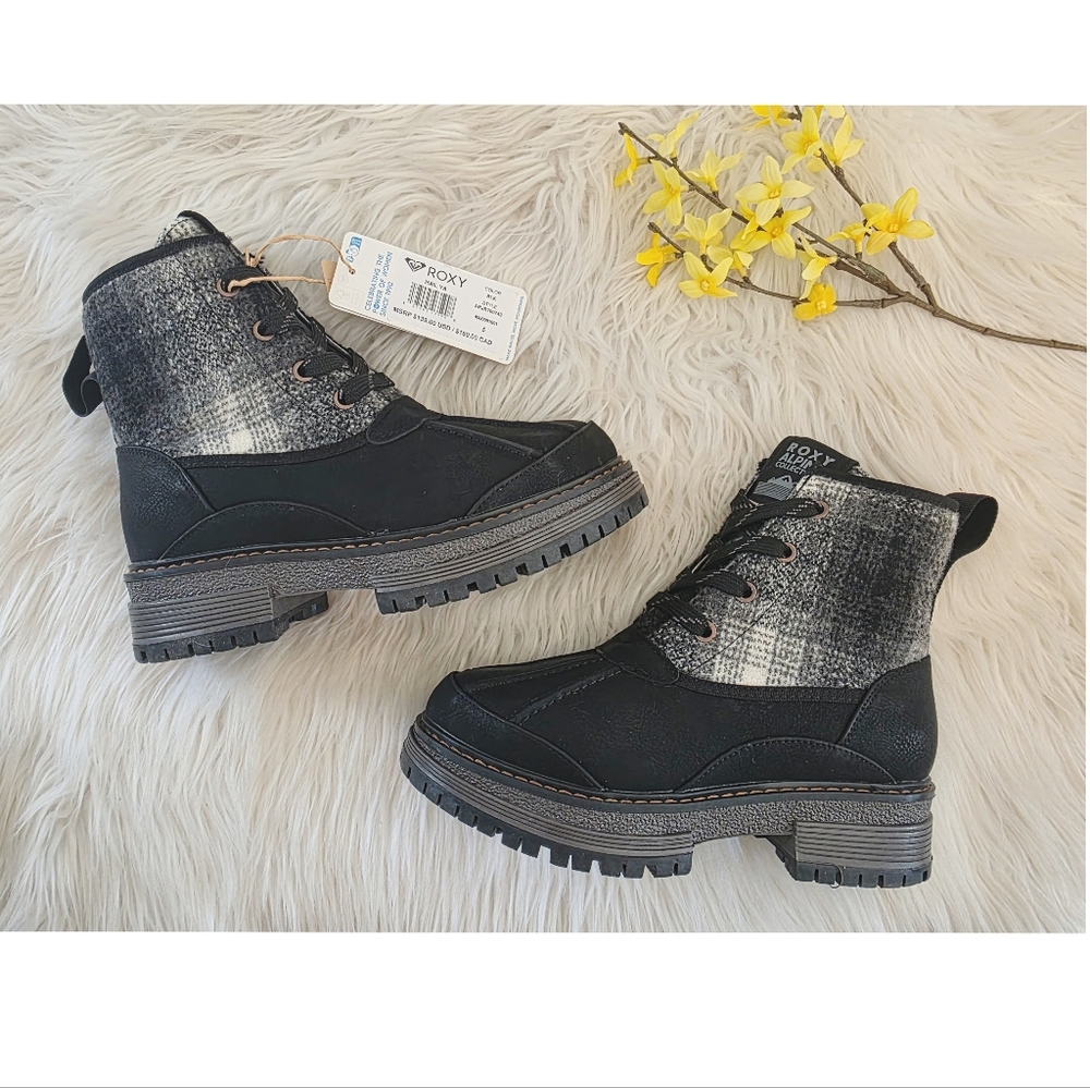NWT Roxy Hail Ya Boot, Size 5 - Picture 5 of 17